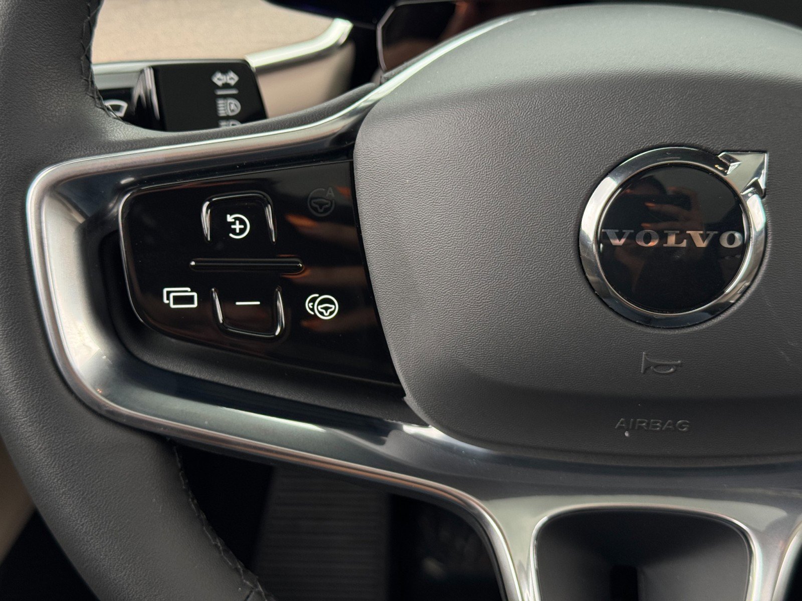 Used 2025 Volvo EX90 Ultra image 21