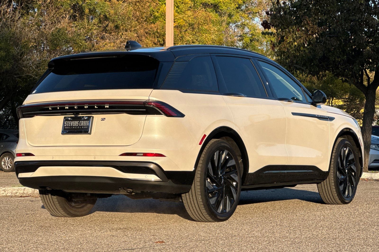 New 2026 Lincoln Nautilus Reserve AWD/4WD image 5