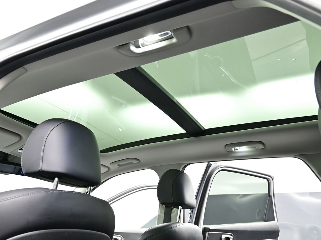 Used 2024 Kia Sorento EX w/ Panoramic Sunroof Package image 18
