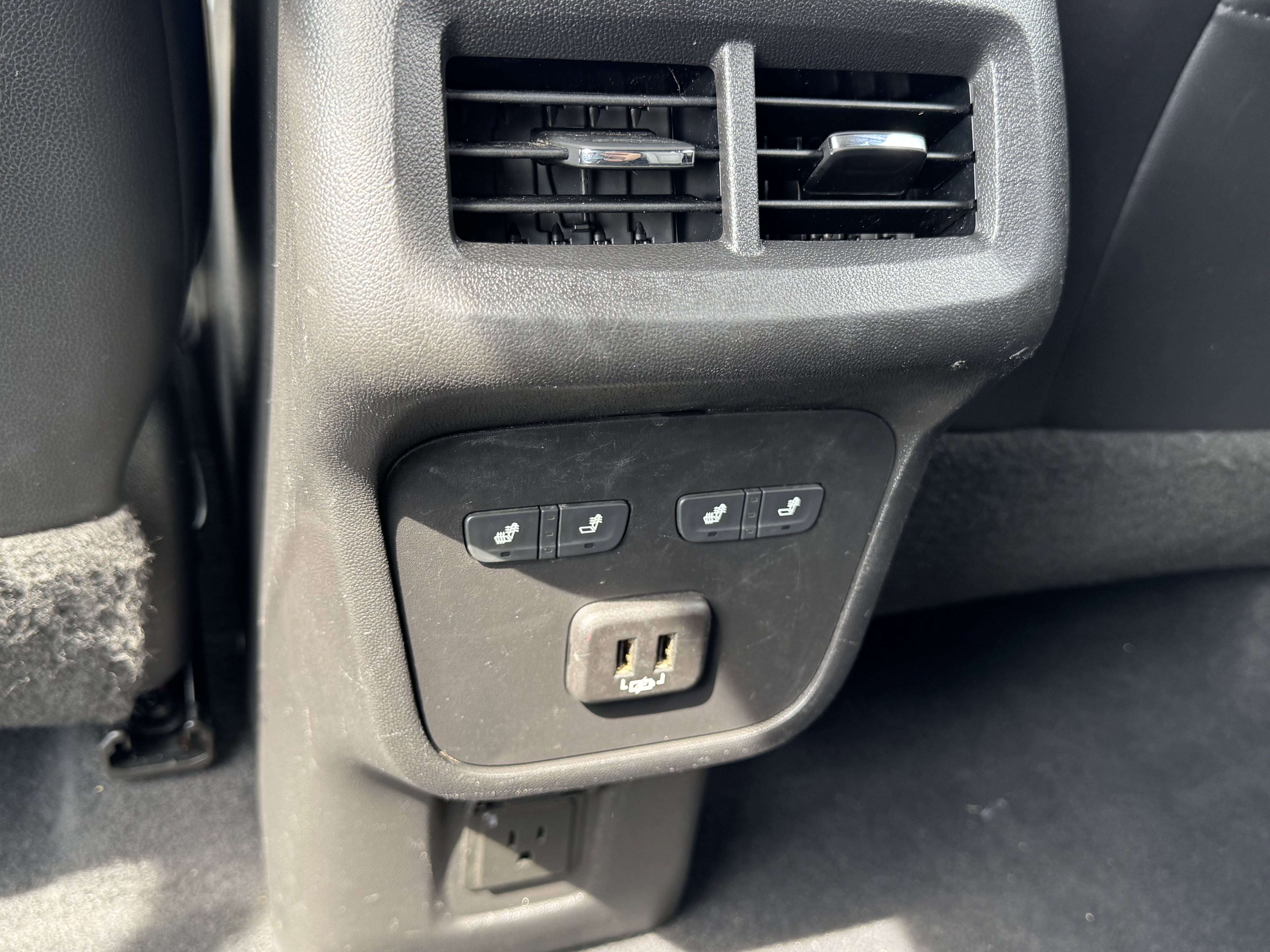 Used 2021 Chevrolet Equinox Premier image 16