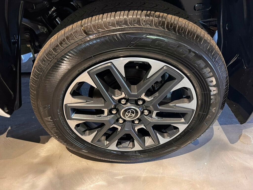 Used 2024 Toyota Tundra Limited w/ Power Package AWD/4WD image 11