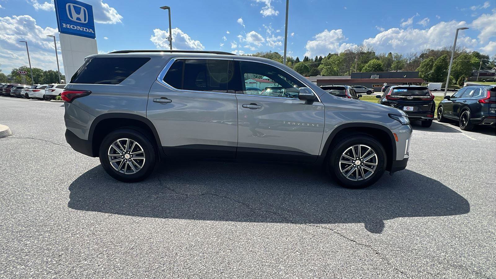 Used 2023 Chevrolet Traverse LT w/ LPO, Floor Liner Package AWD/4WD image 3