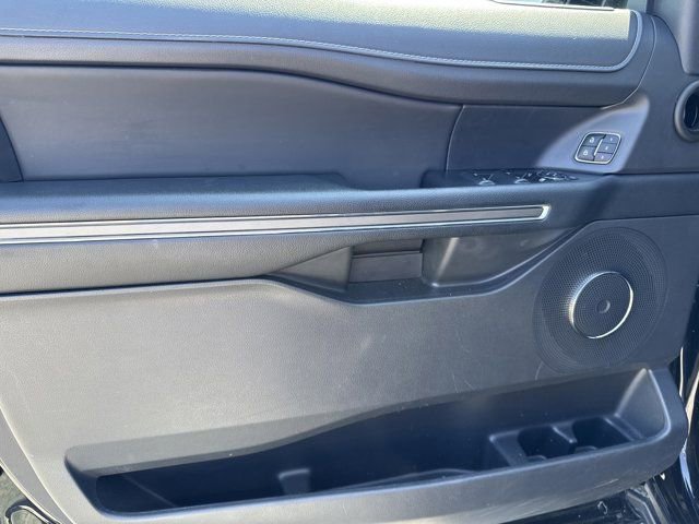 Used 2024 Ford Expedition XLT image 18