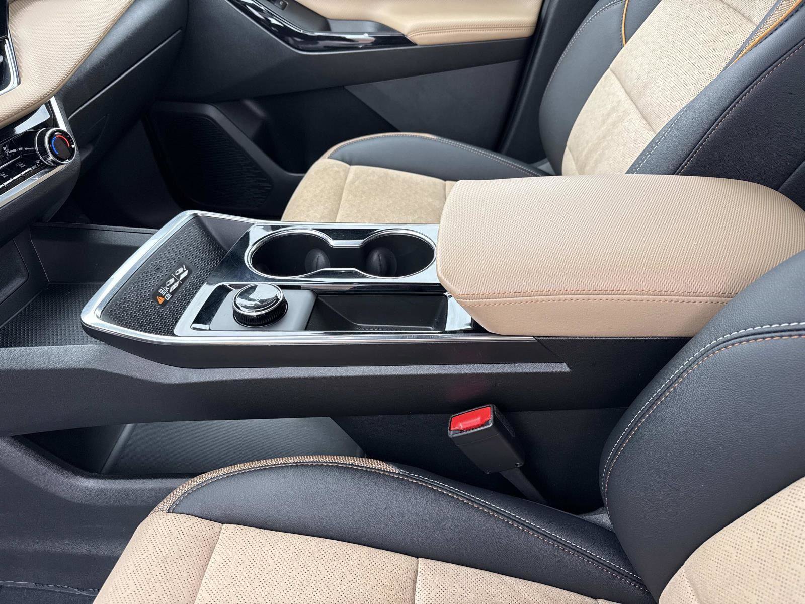 Used 2026 Chevrolet Equinox ACTIV w/ Convenience Package III image 14