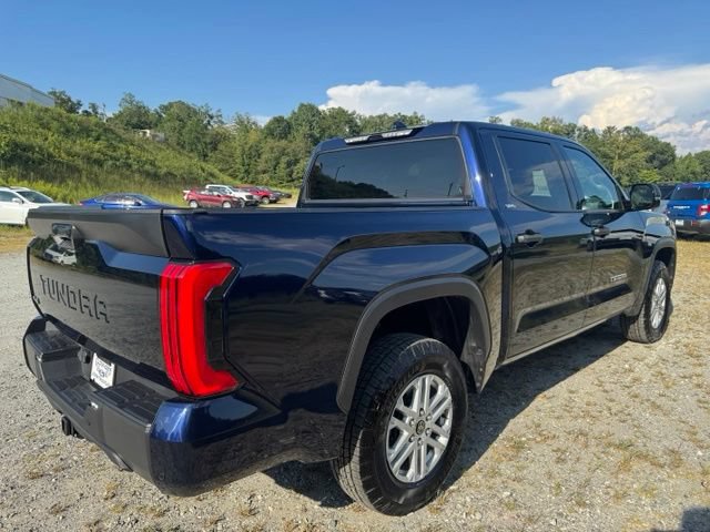 Used 2022 Toyota Tundra SR5 w/ SR5 Convenience Package AWD/4WD image 9