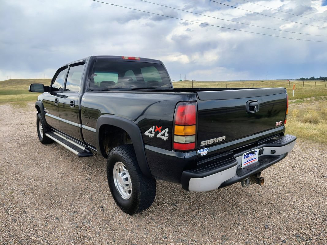 Used 2007 GMC Sierra 2500 W/T w/ Heavy-Duty Power Package AWD/4WD image 3