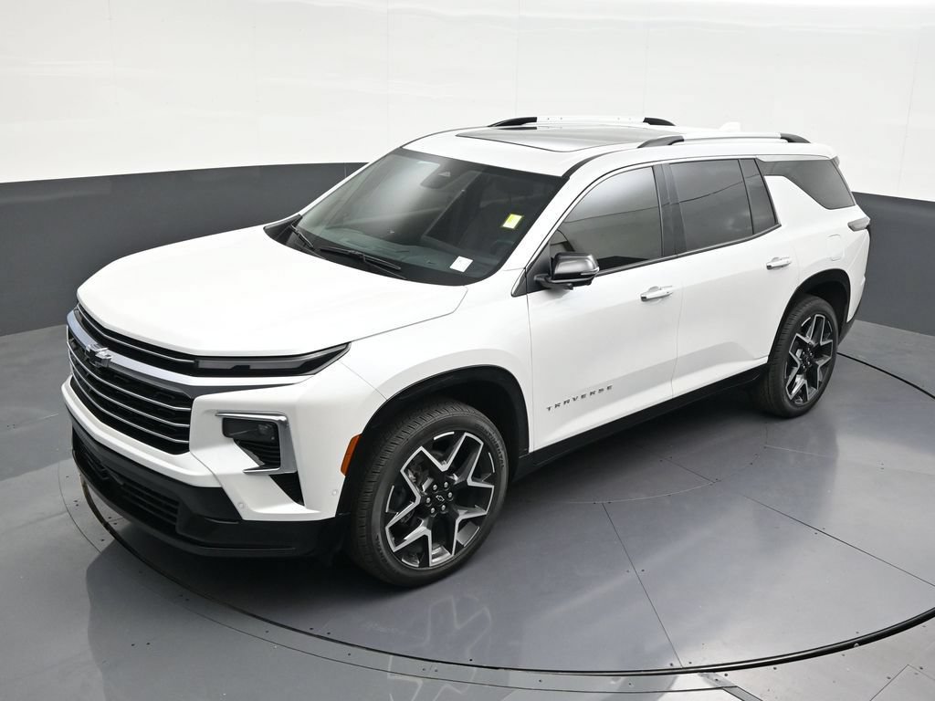 Used 2025 Chevrolet Traverse High Country FWD image 17