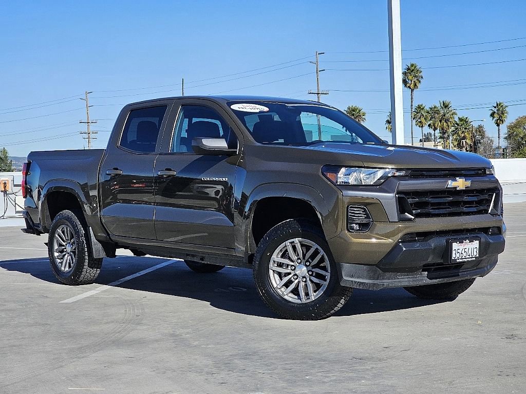 Used 2023 Chevrolet Colorado LT w/ LT Convenience Package image 3