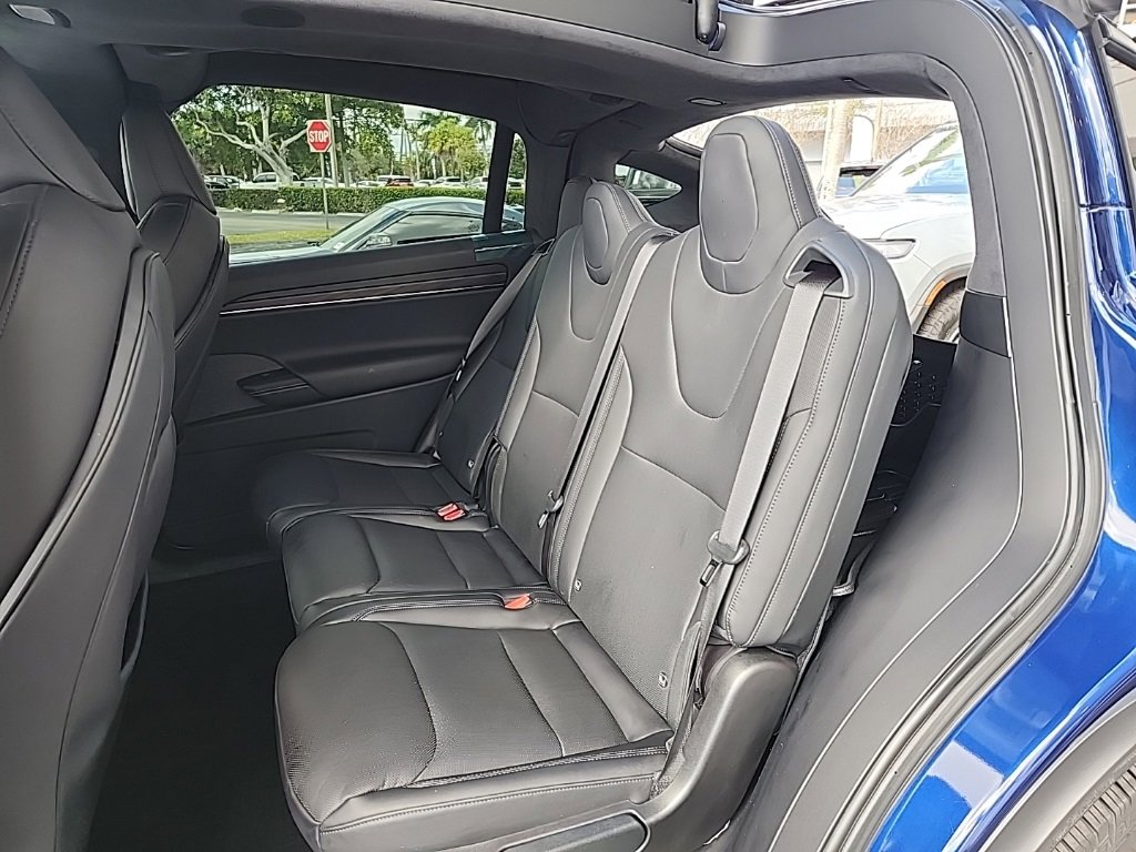 Used 2024 Tesla Model X image 18
