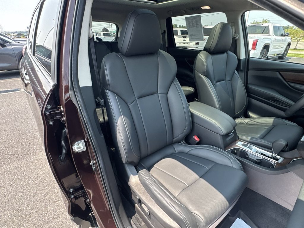 Used 2025 Subaru Ascent Touring w/ Popular Package #1 AWD/4WD image 33