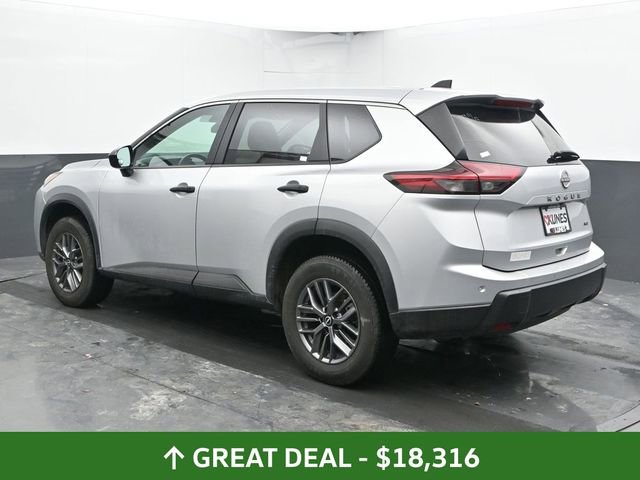 Used 2024 Nissan Rogue S image 9