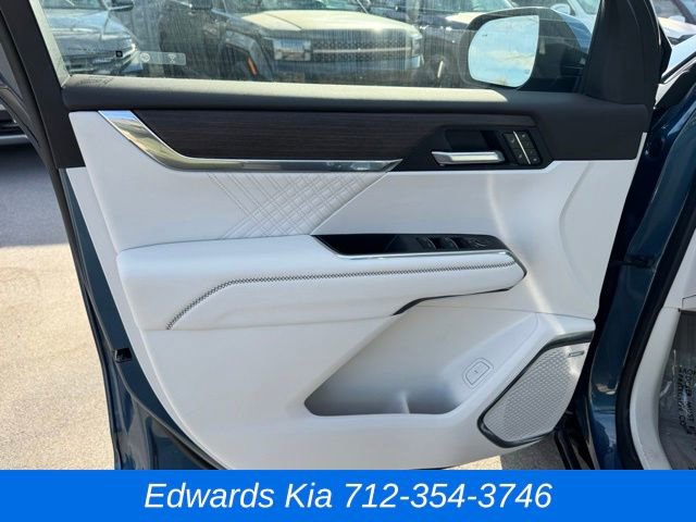 Used 2025 GMC Acadia Denali w/ LPO, Floor Liner Package image 19