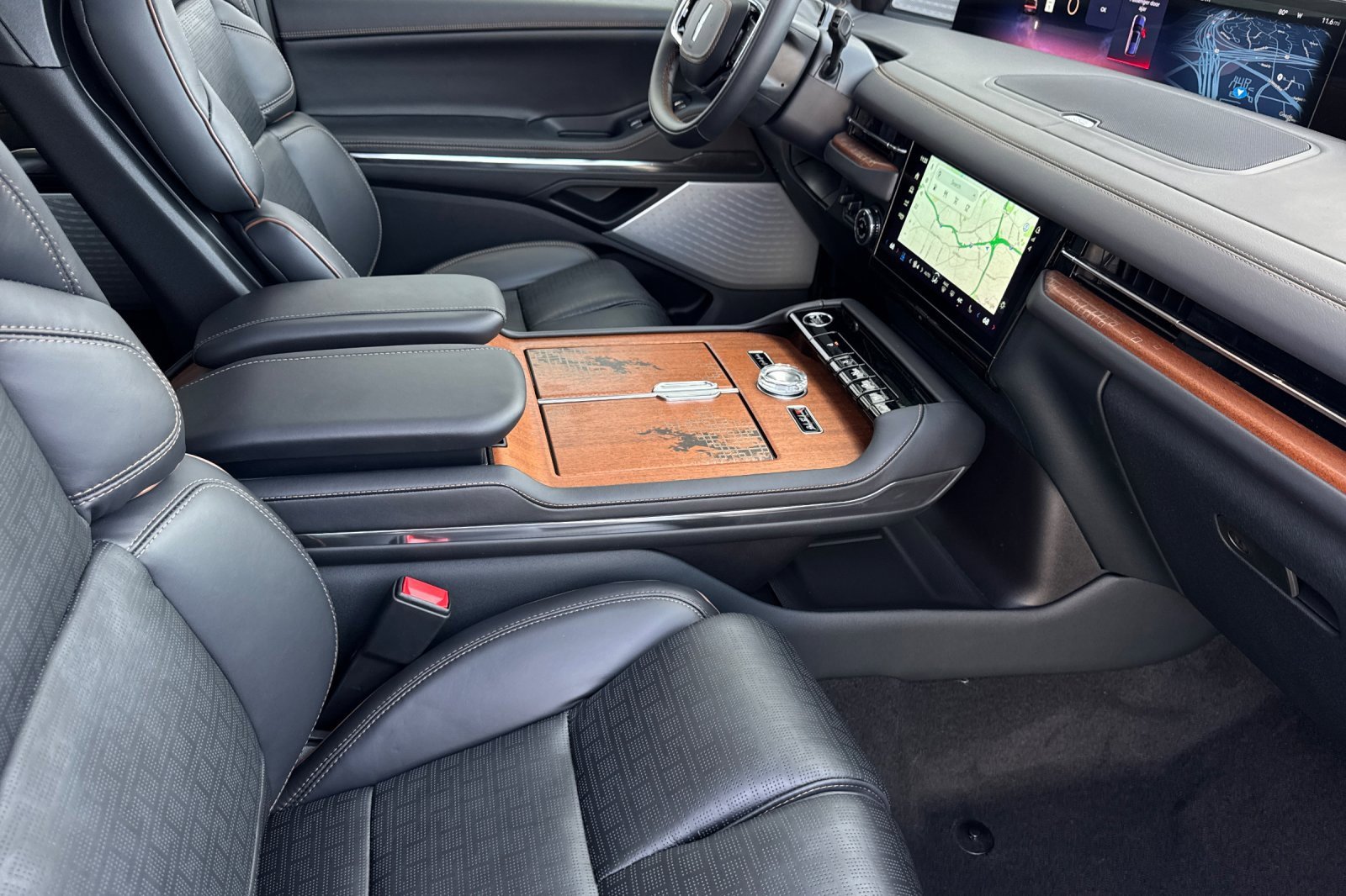 New 2025 Lincoln Navigator Black Label image 16