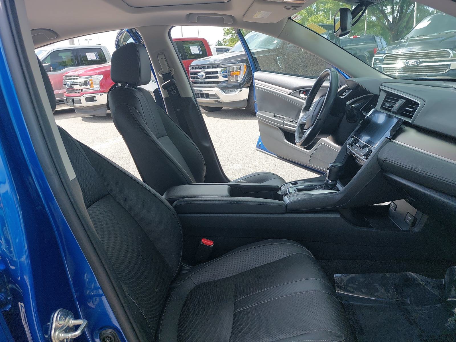 Used 2017 Honda Civic Touring image 10