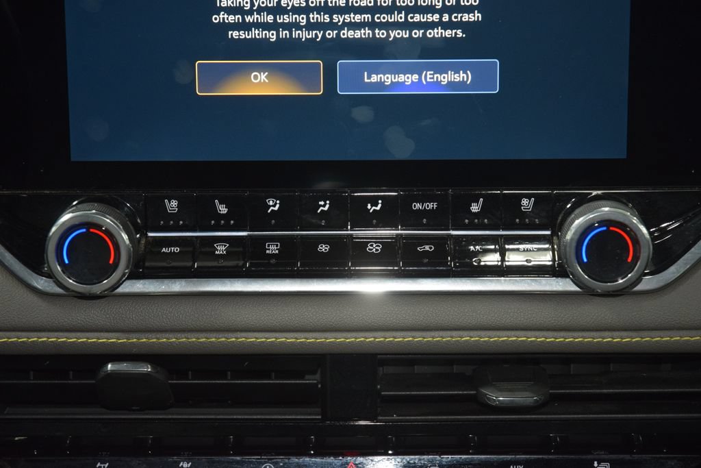 Used 2024 Chevrolet Colorado ZR2 w/ ZR2 Convenience Package III AWD/4WD image 35