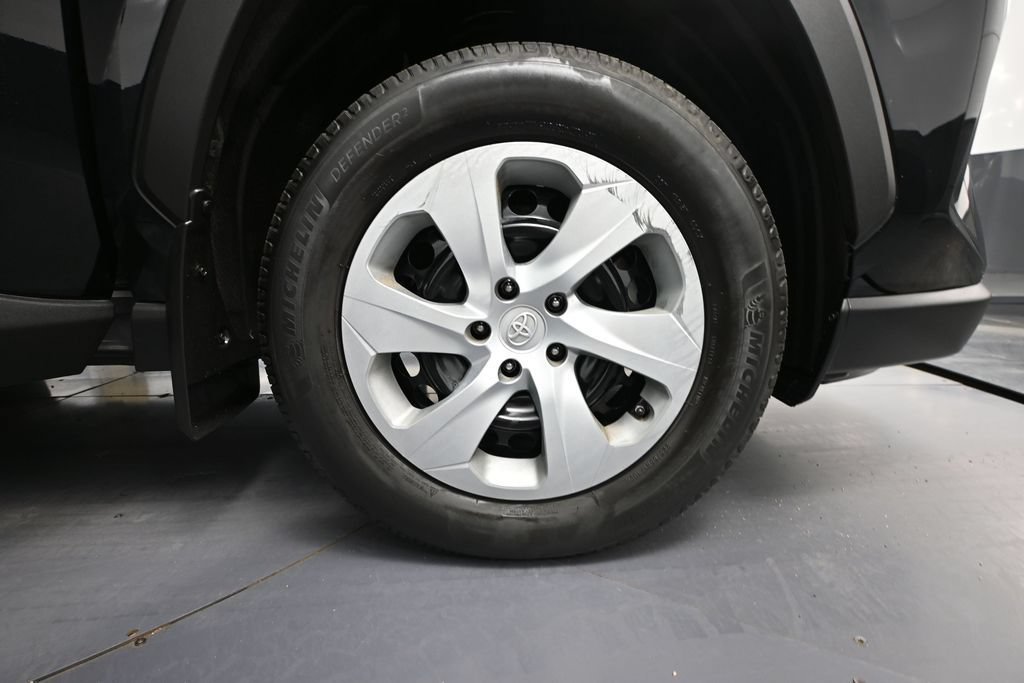 Used 2020 Toyota RAV4 LE w/ All Weather Liner Package AWD/4WD image 15