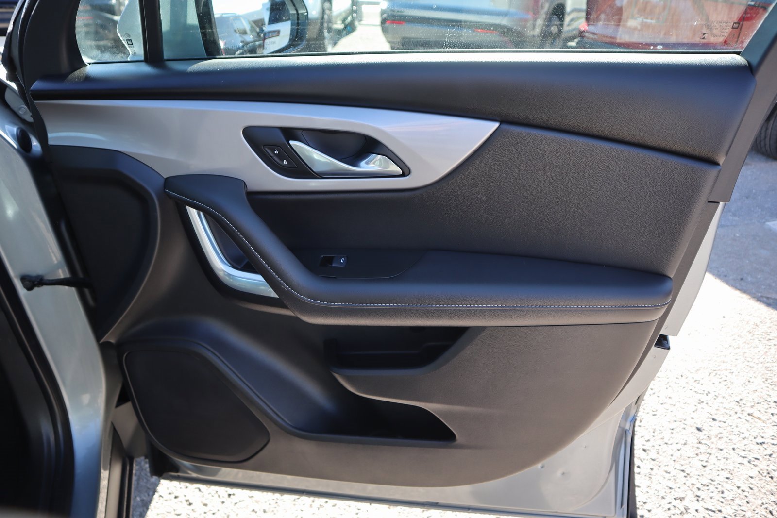 Used 2025 Chevrolet Blazer LT image 10