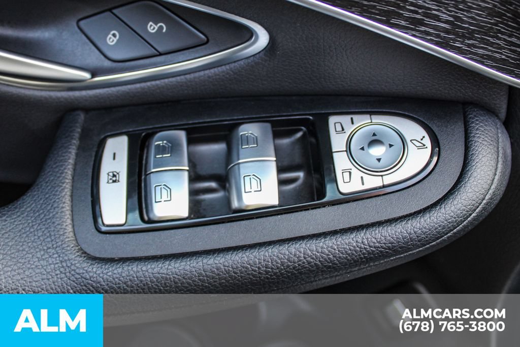Used 2021 Mercedes-Benz GLC 300 4MATIC w/ Premium Package image 40