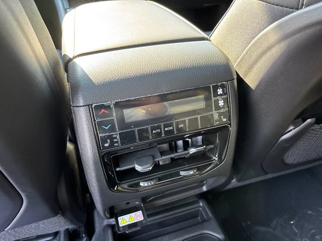 New 2026 Jeep Grand Cherokee L Limited w/ Limited Altitude Package AWD/4WD image 13
