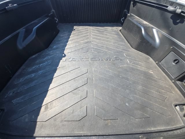 Used 2019 Toyota Tacoma TRD Sport AWD/4WD image 13