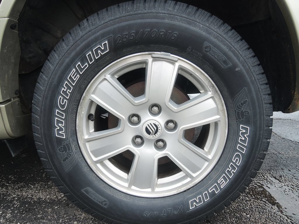 Used 2010 Mercury Mariner 2WD image 5