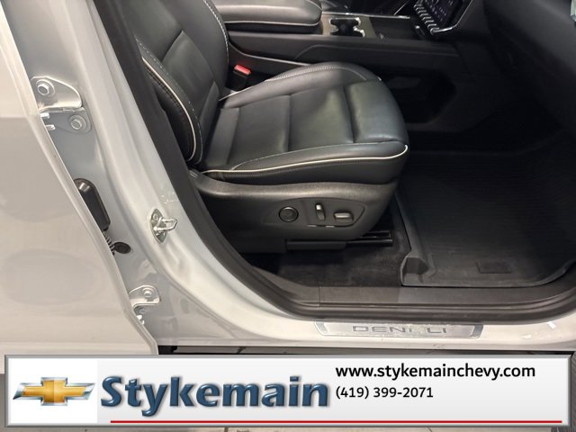 Used 2024 GMC Acadia Denali image 22