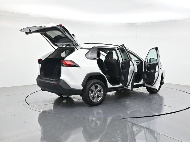 Used 2024 Toyota RAV4 XLE FWD image 51