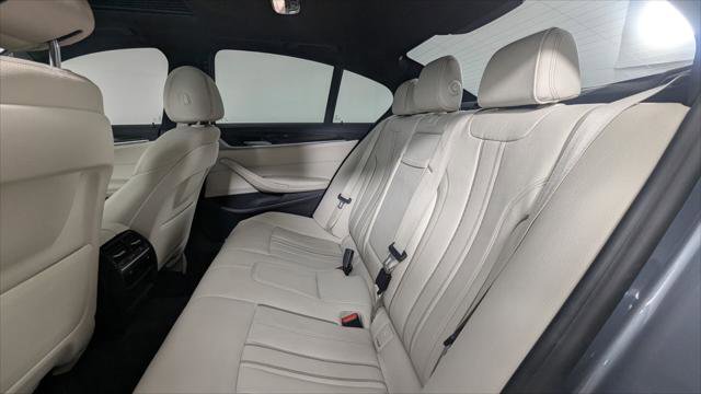 Used 2017 BMW 540i w/ Premium Package image 18