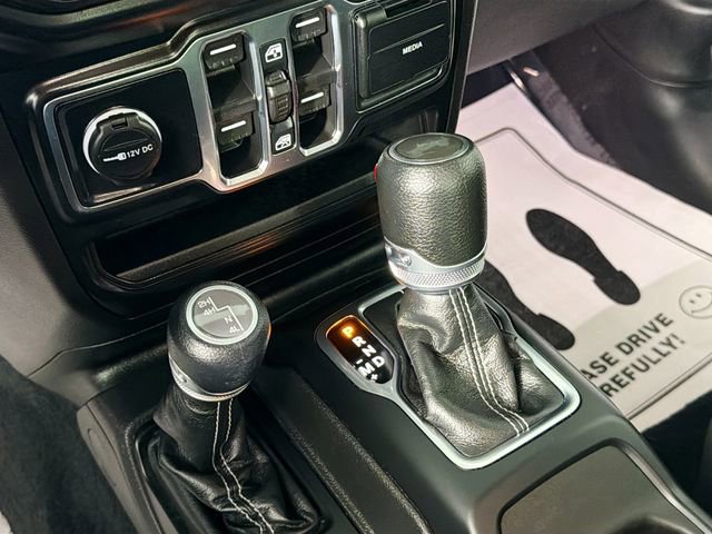 Used 2023 Jeep Wrangler Sahara w/ Cold Weather Group image 17