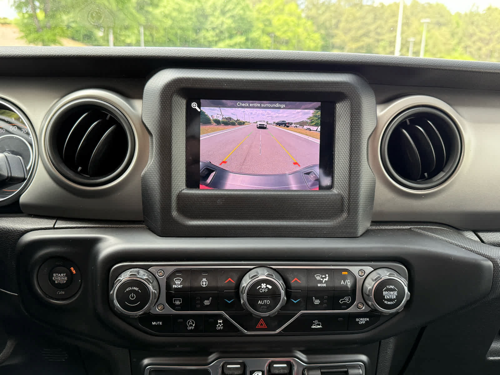 Used 2021 Jeep Gladiator Sport AWD/4WD image 18