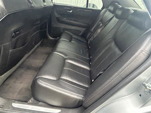 Used 2011 Cadillac DTS Limousine image 24