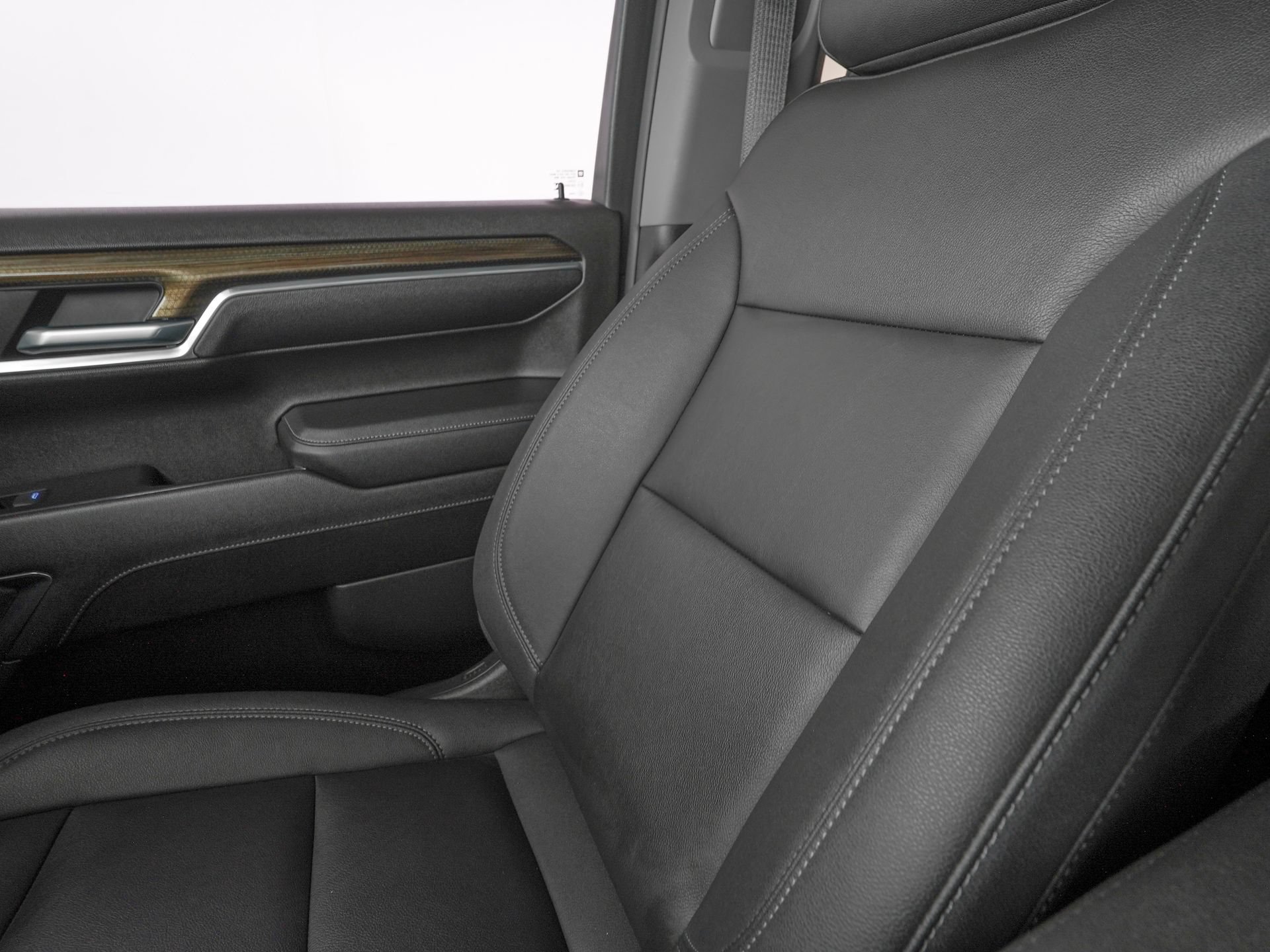 Used 2023 Chevrolet Silverado 1500 LT Trail Boss w/ LT Trail Boss Premium Package AWD/4WD image 24