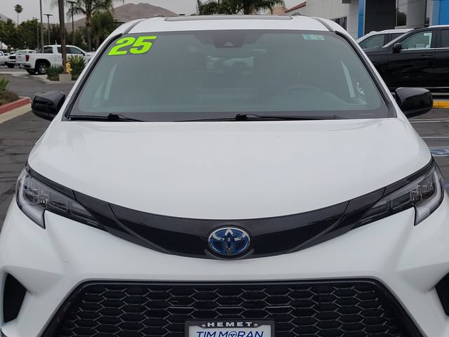 Used 2025 Toyota Sienna XSE FWD image 31