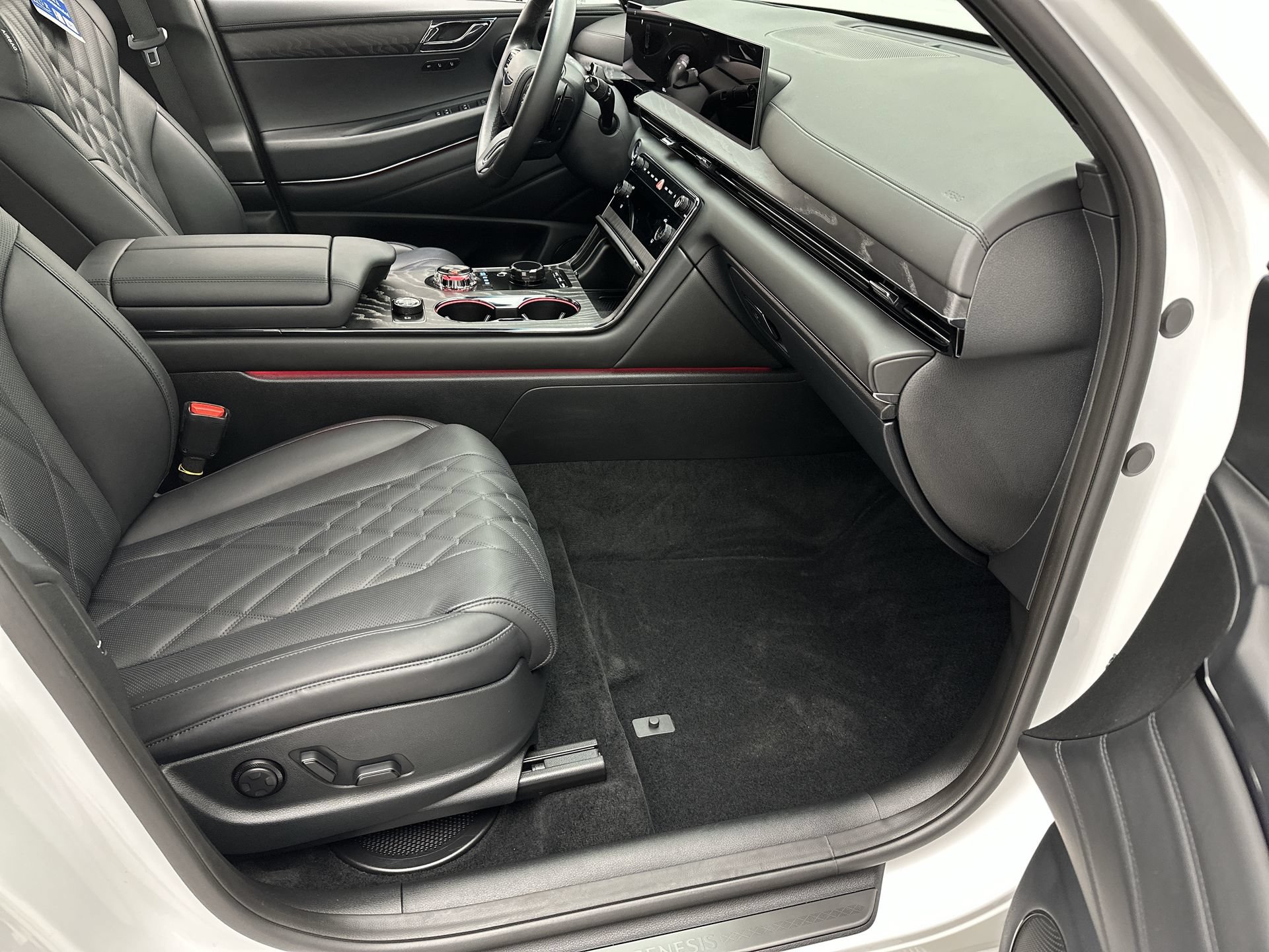 Certified 2026 Genesis GV80 3.5T Prestige AWD/4WD image 25