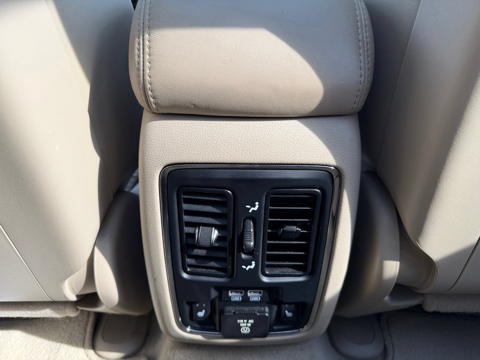 Used 2014 Jeep Grand Cherokee Overland w/ Advanced Technology Group AWD/4WD image 27