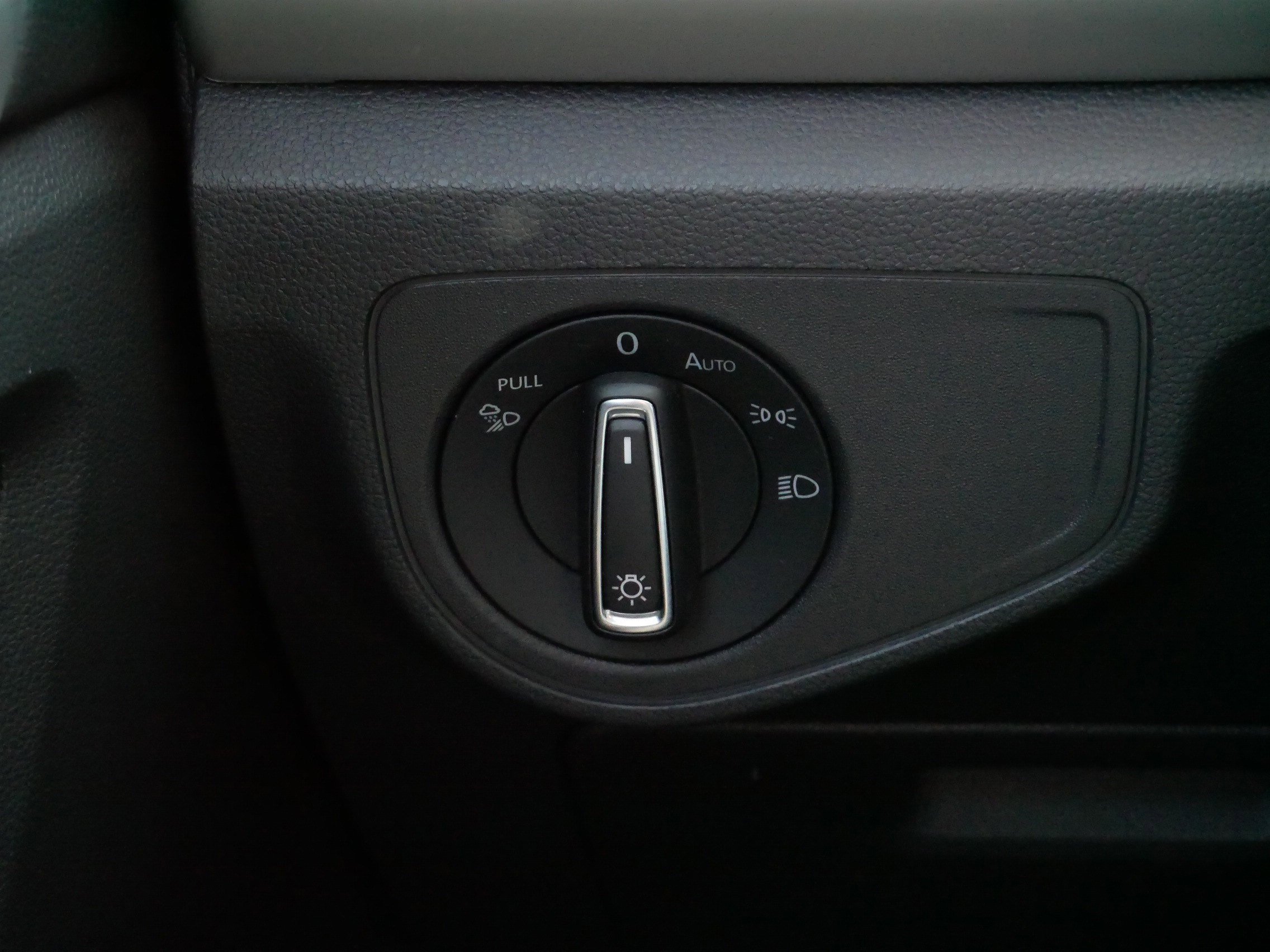 Certified 2023 Volkswagen Atlas Cross Sport SEL Premium R-Line image 25