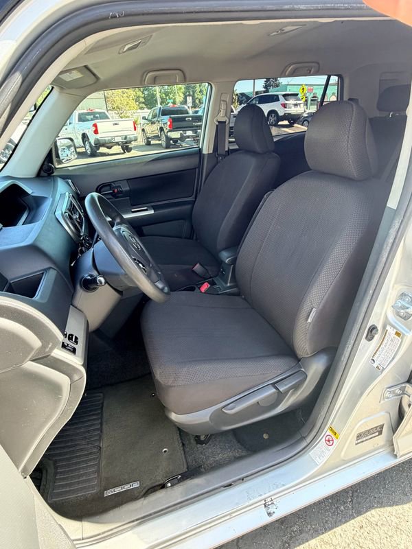 Used 2009 Scion xB FWD image 39