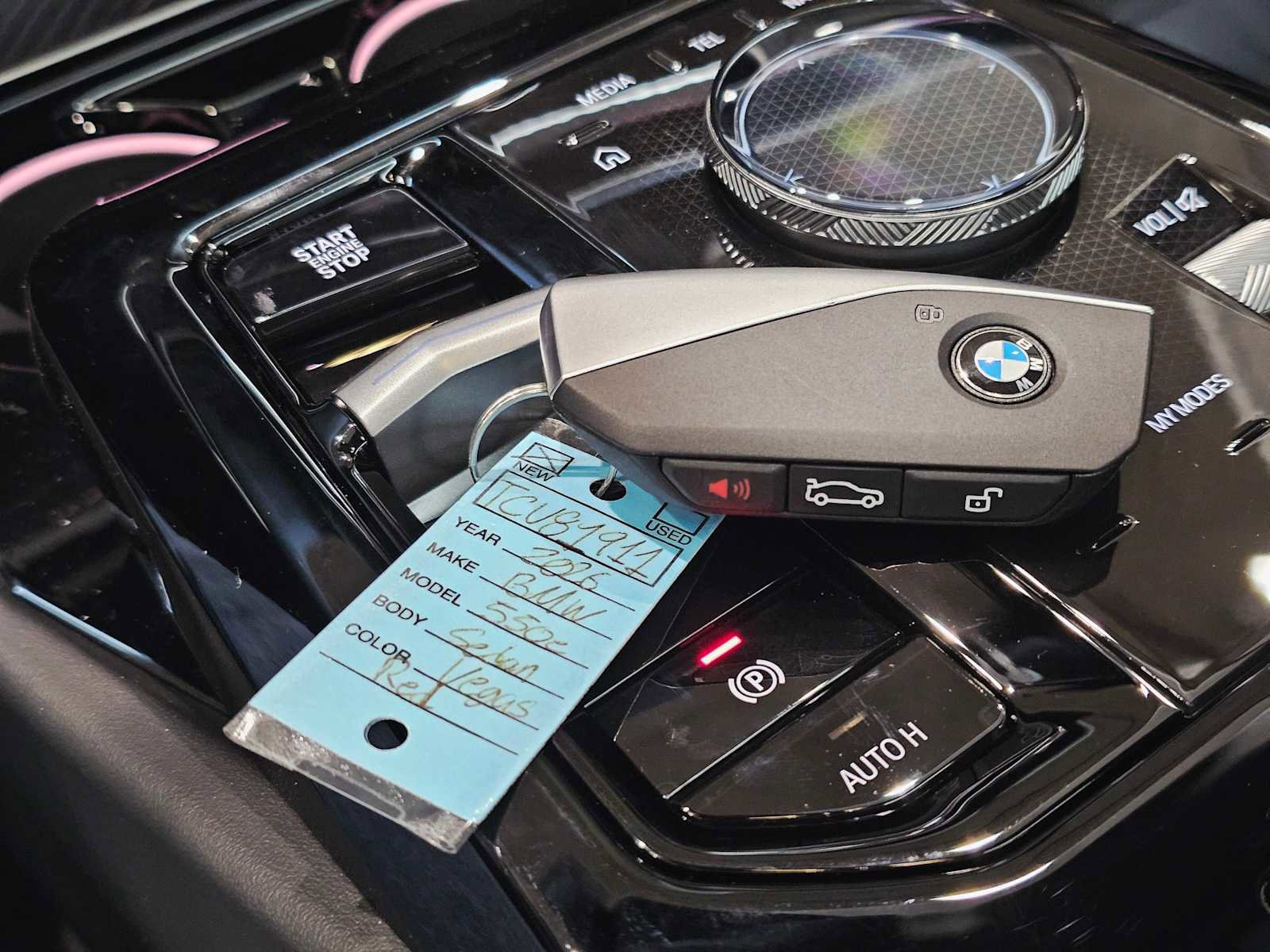 New 2026 BMW 550e xDrive w/ Premium Package image 30