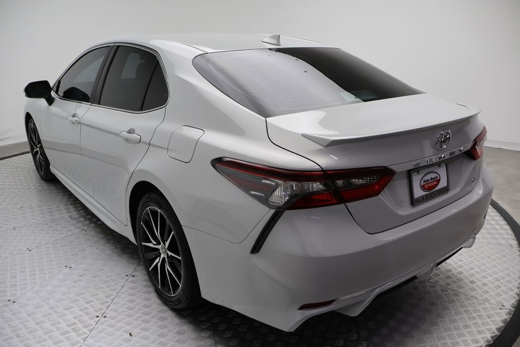 Used 2024 Toyota Camry SE w/ Convenience Package image 11