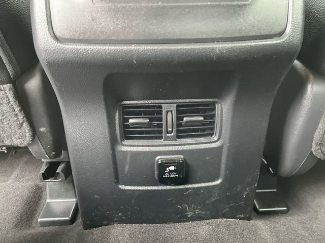 Used 2018 Nissan Titan SL w/ Texas Titan Edition image 23