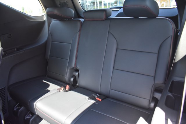 New 2026 Chevrolet Traverse RS w/ LPO, Floor Liner Package AWD/4WD image 17
