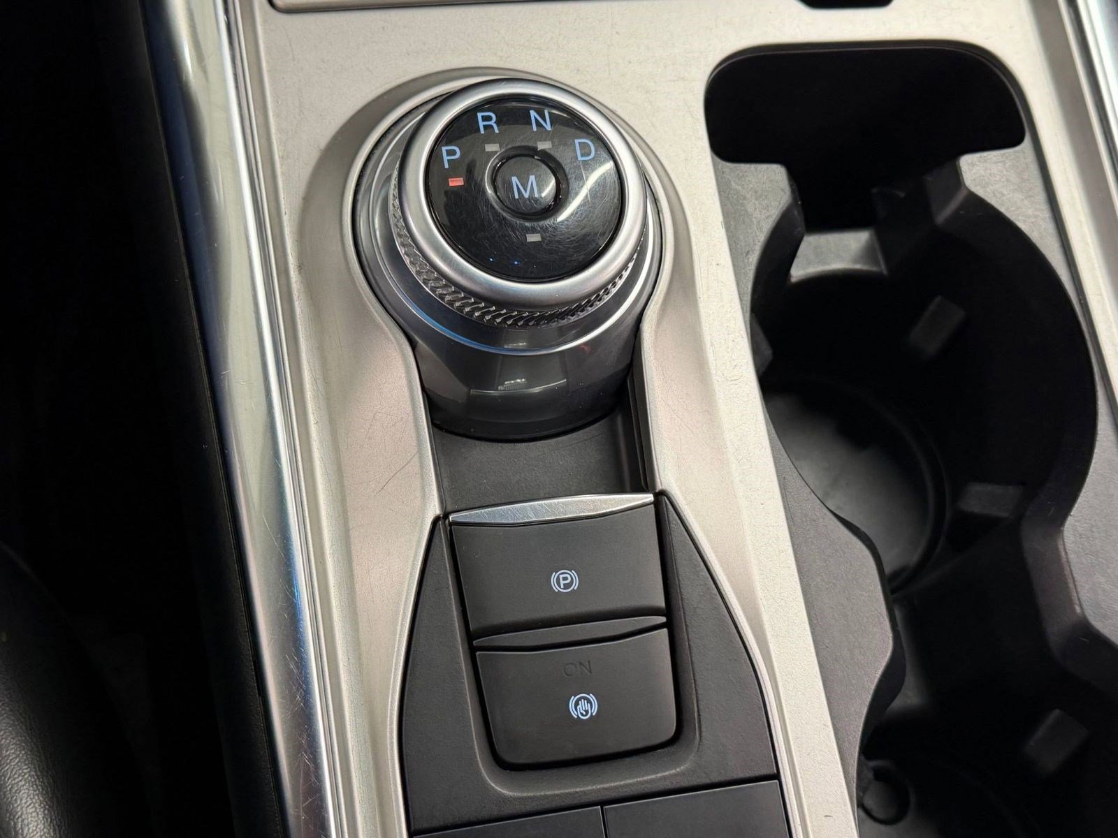 Used 2021 Ford Explorer XLT w/ Equipment Group 202A AWD/4WD image 14