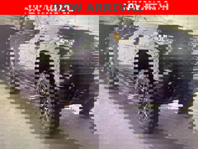 Used 2024 Chevrolet Silverado 1500 LT Trail Boss w/ Convenience Package II image 10