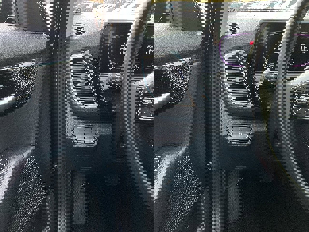 Used 2025 Kia Seltos S image 24