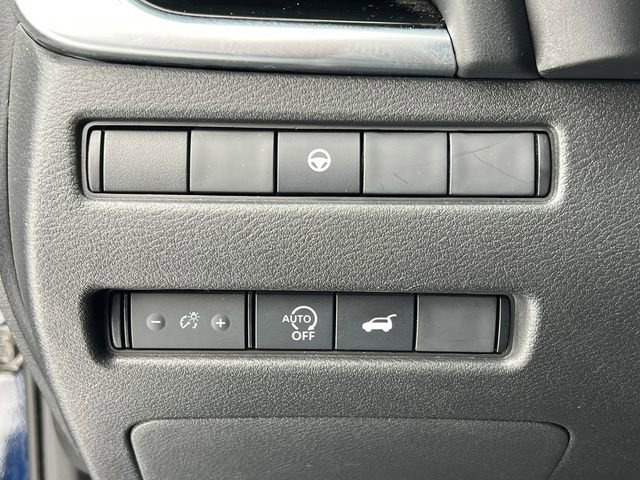 Used 2024 Nissan Rogue SL w/ SL Premium Package image 18