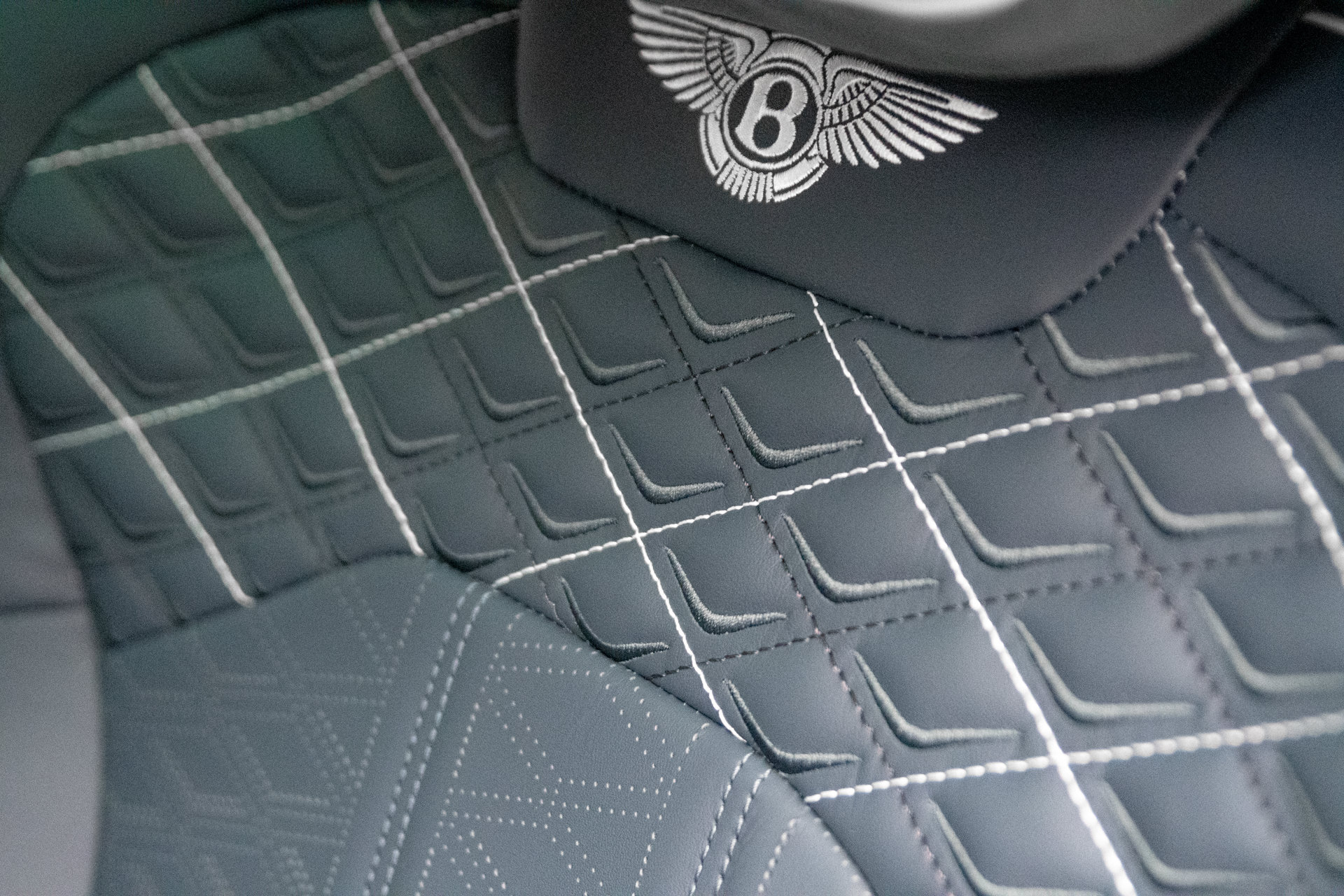 New 2026 Bentley Flying Spur Plug-In Hybrid AWD/4WD image 16