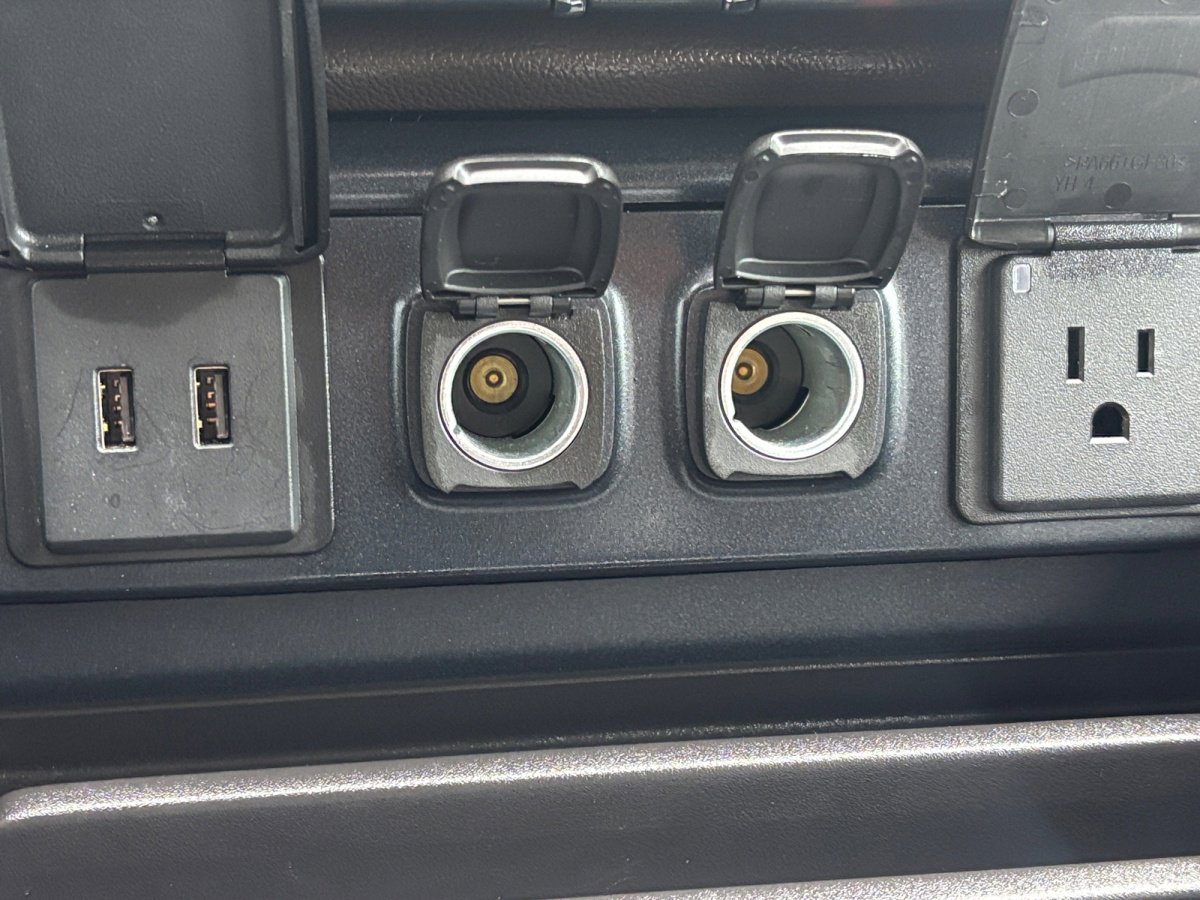 Used 2019 GMC Sierra 2500 SLT w/ Duramax Plus Package AWD/4WD image 6