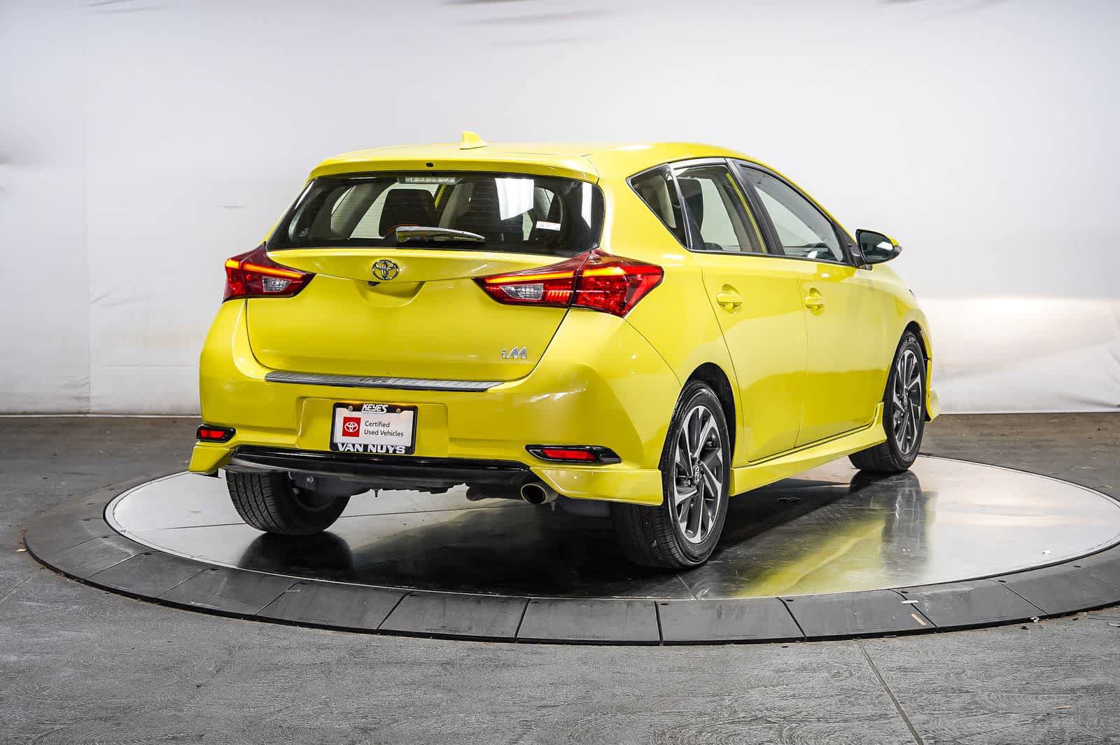 Certified 2017 Toyota Corolla iM w/ Carpet Mat Package FWD image 5