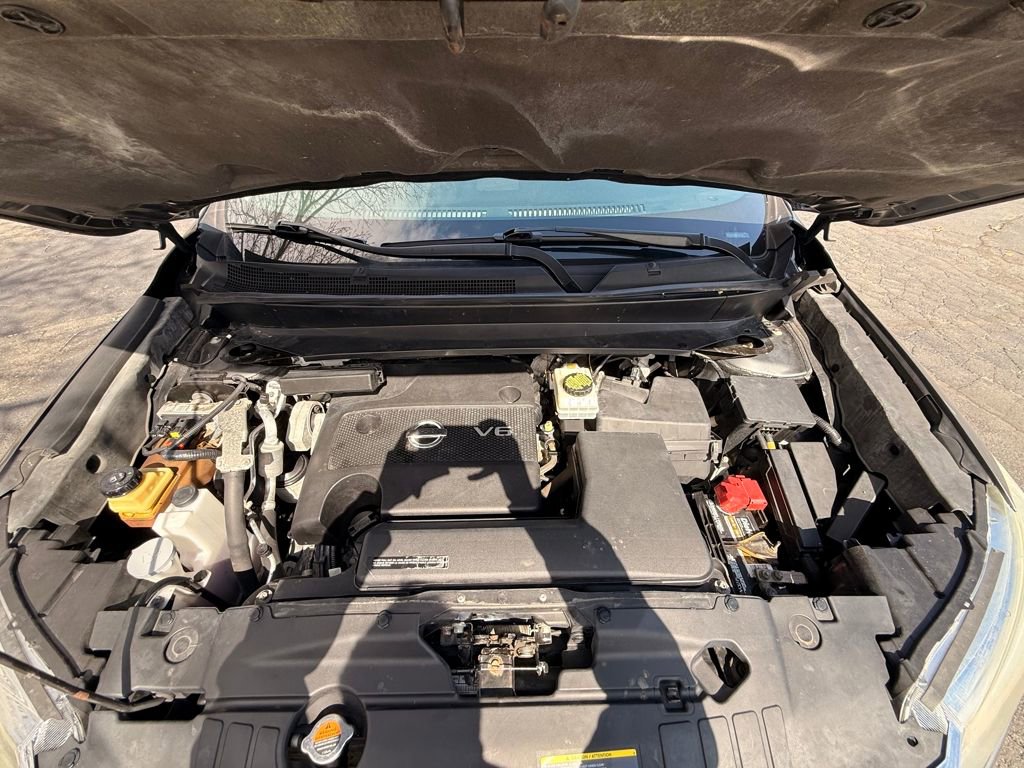 Used 2016 Nissan Pathfinder SV image 12