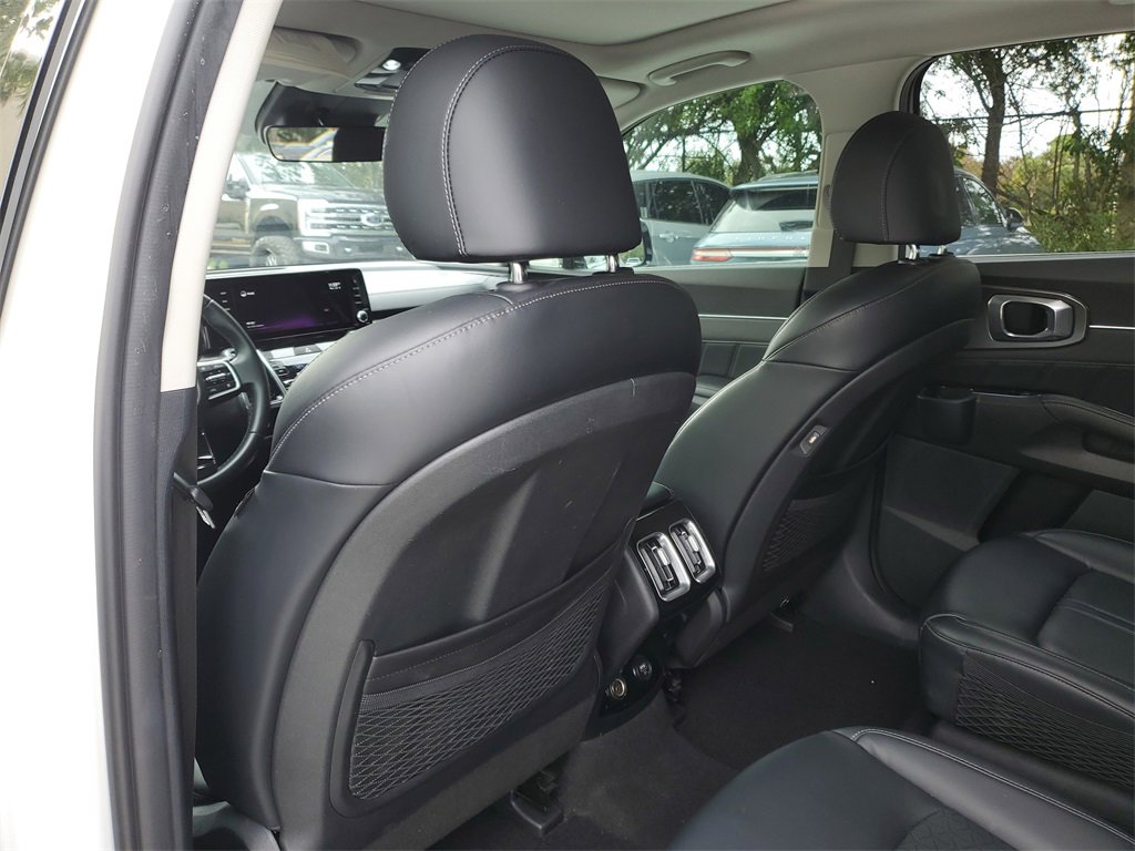Used 2022 Kia Sorento SX w/ Panoramic Sunroof Package image 10
